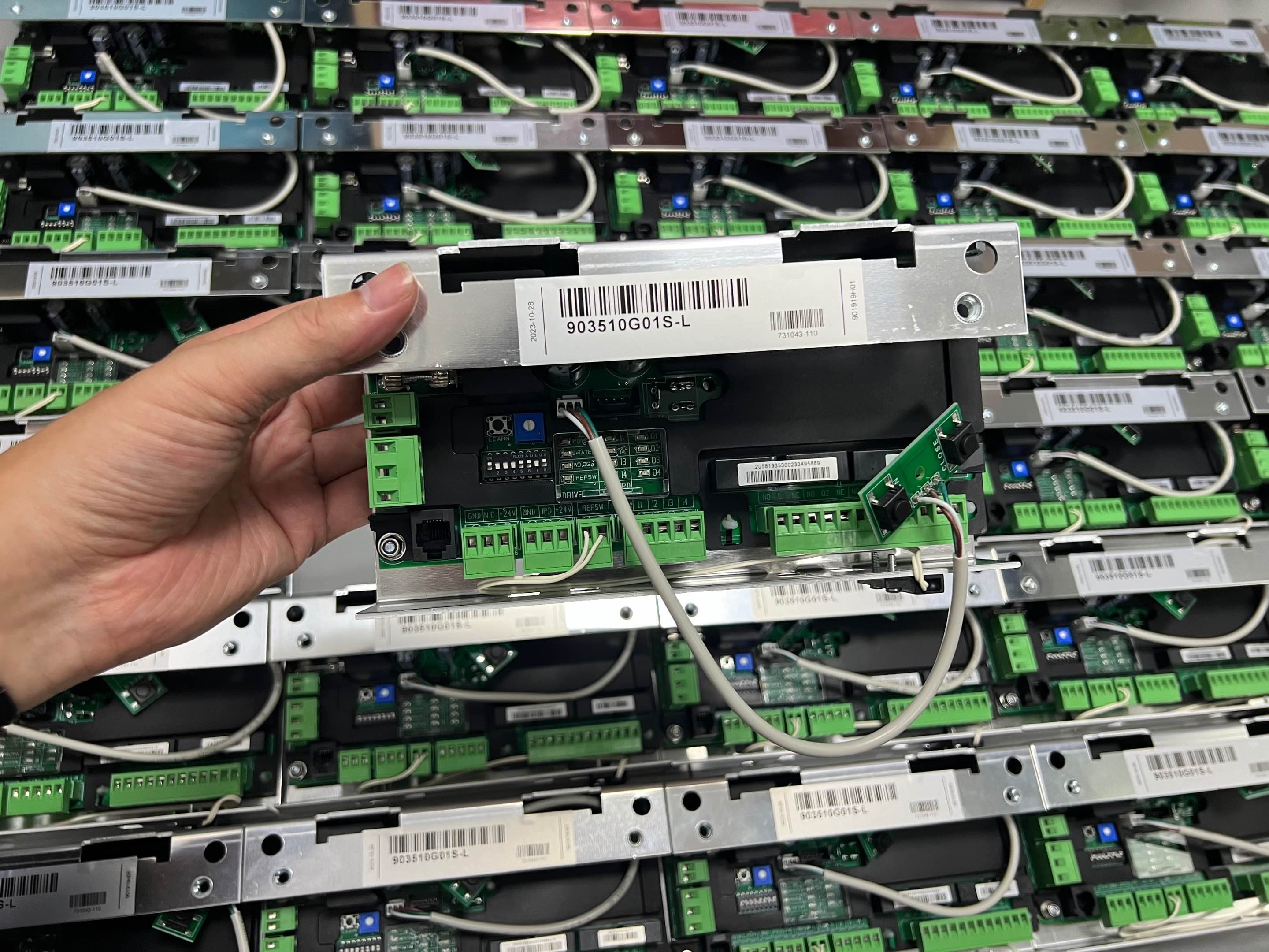 Selcom Elevator Door Parts Shipment to Saudi Arabia and Jordan