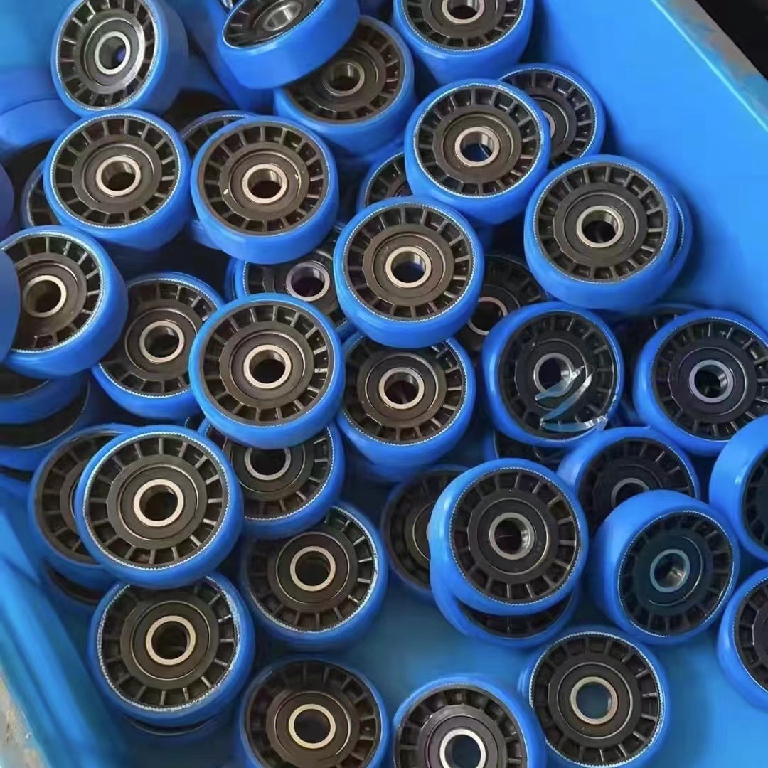 escalator-roller