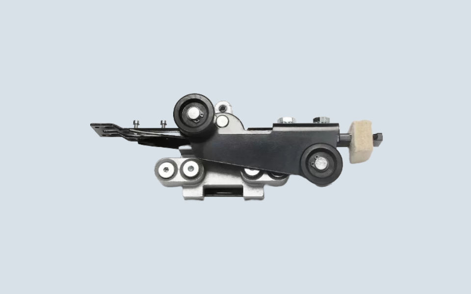 Selcom landing door lock set side view